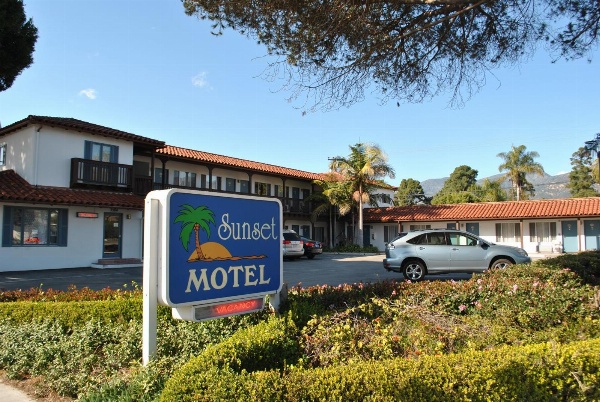 Sunset Motel image 11